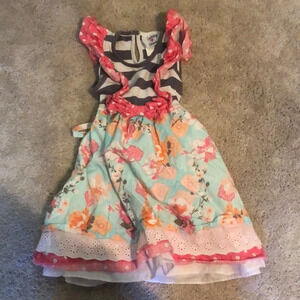 Little kids counting daisies dress, A very, very beautiful little kidsdress